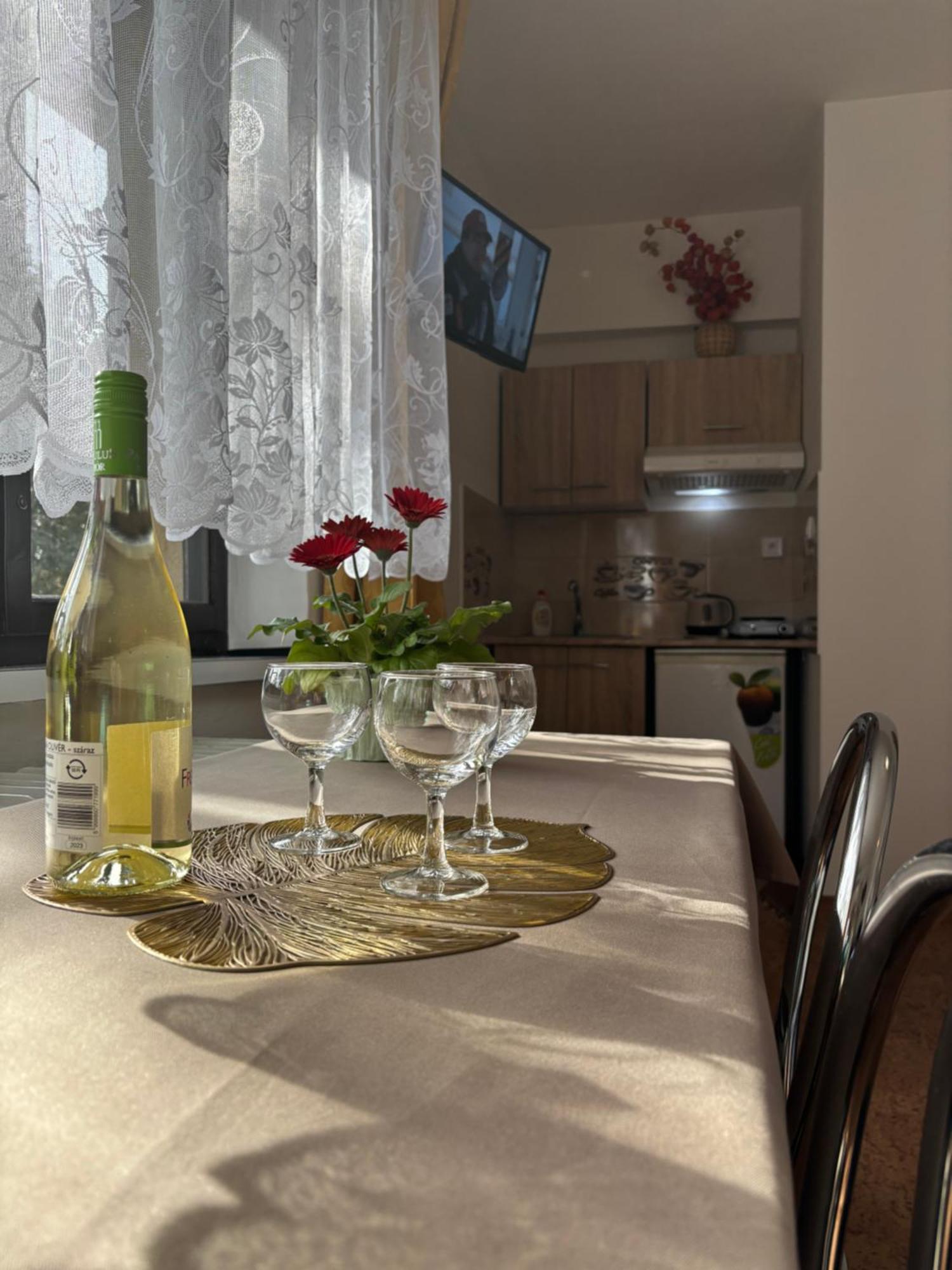 Apartmanovy dom Grand Sturovo Exterior foto