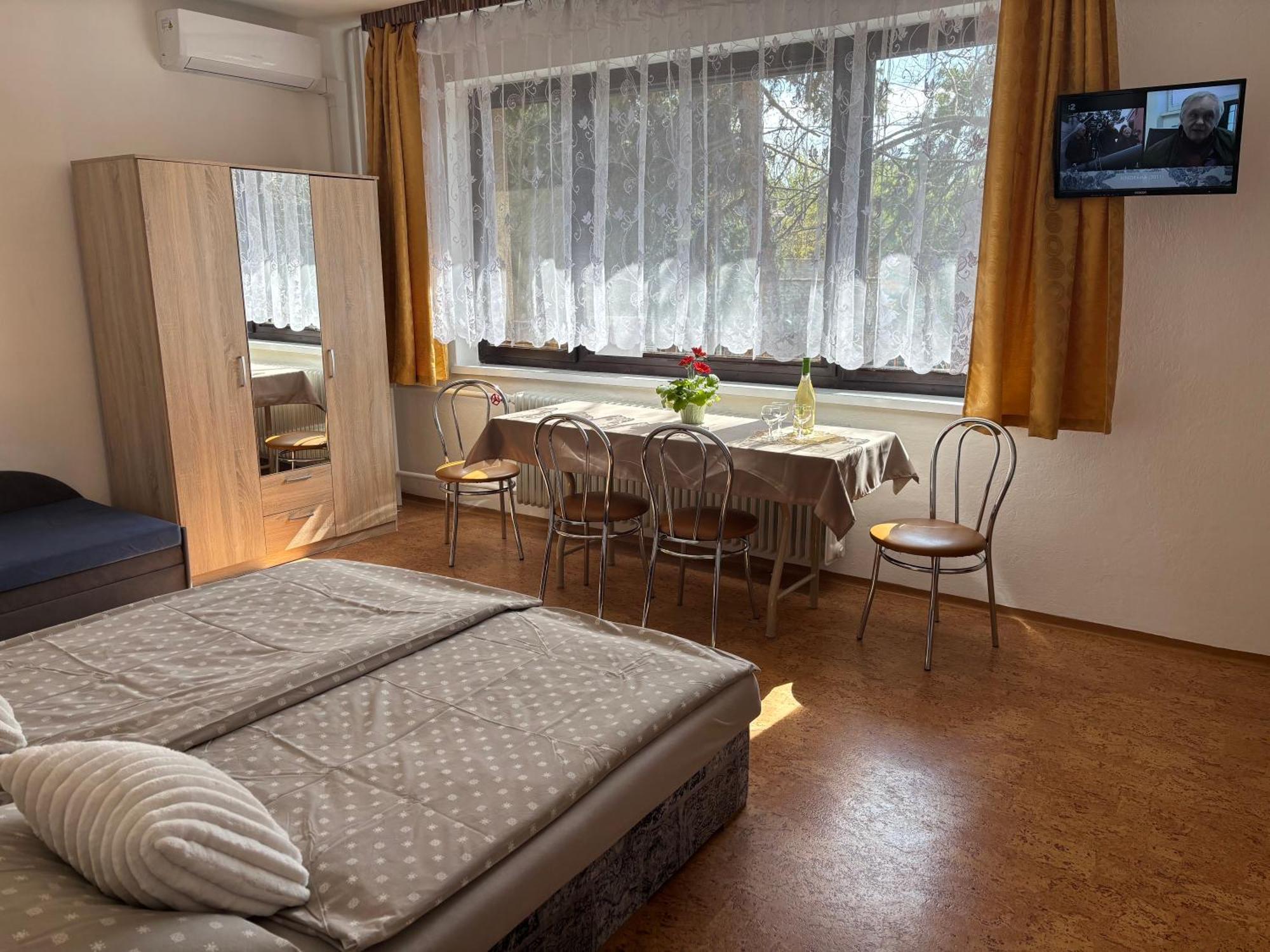Apartmanovy dom Grand Sturovo Exterior foto