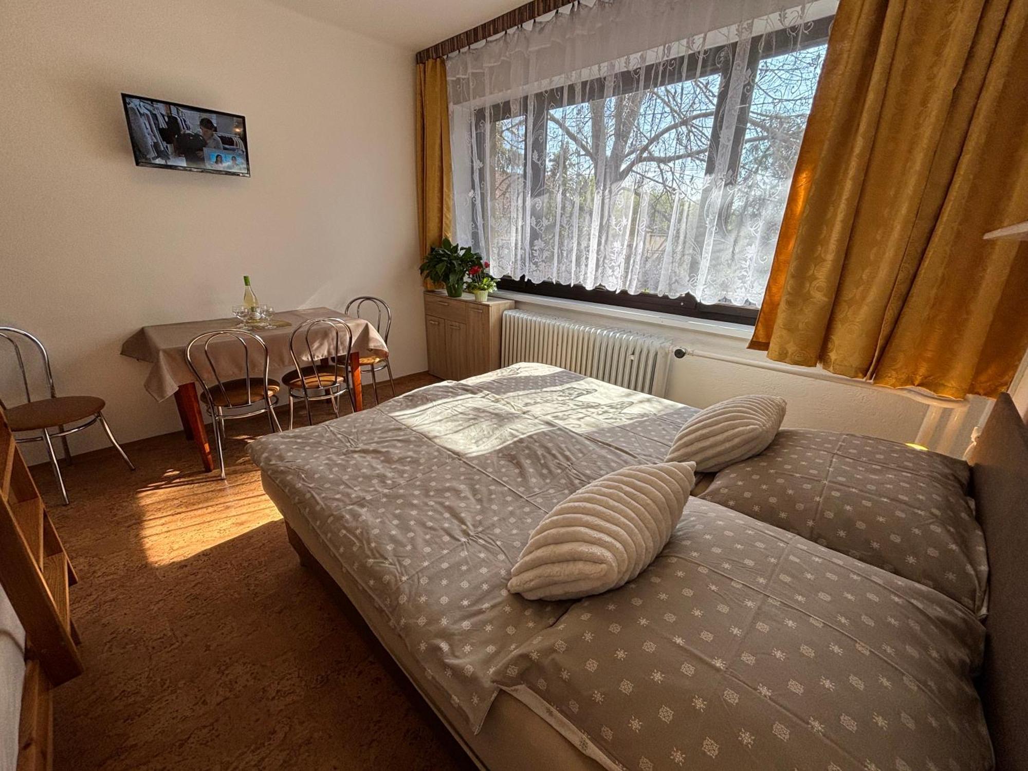 Apartmanovy dom Grand Sturovo Exterior foto