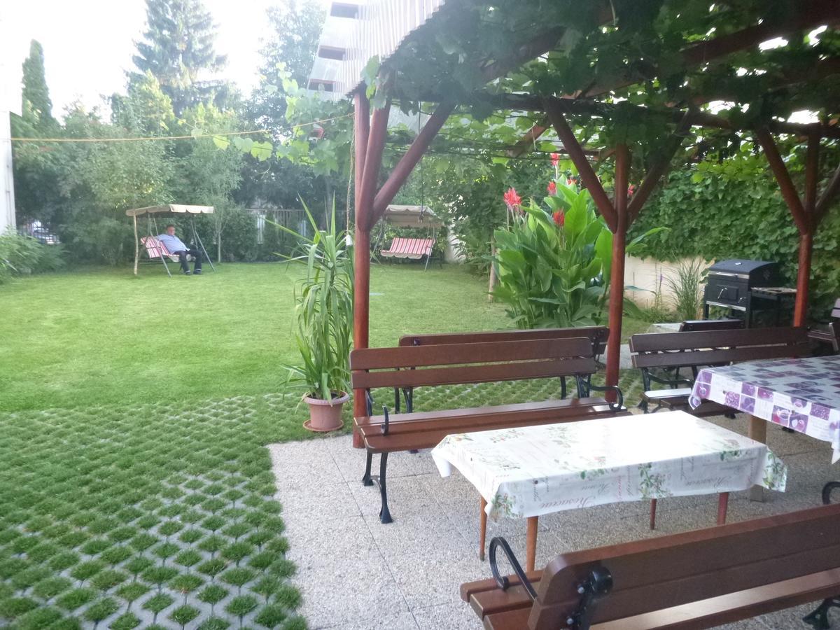Apartmanovy dom Grand Sturovo Exterior foto