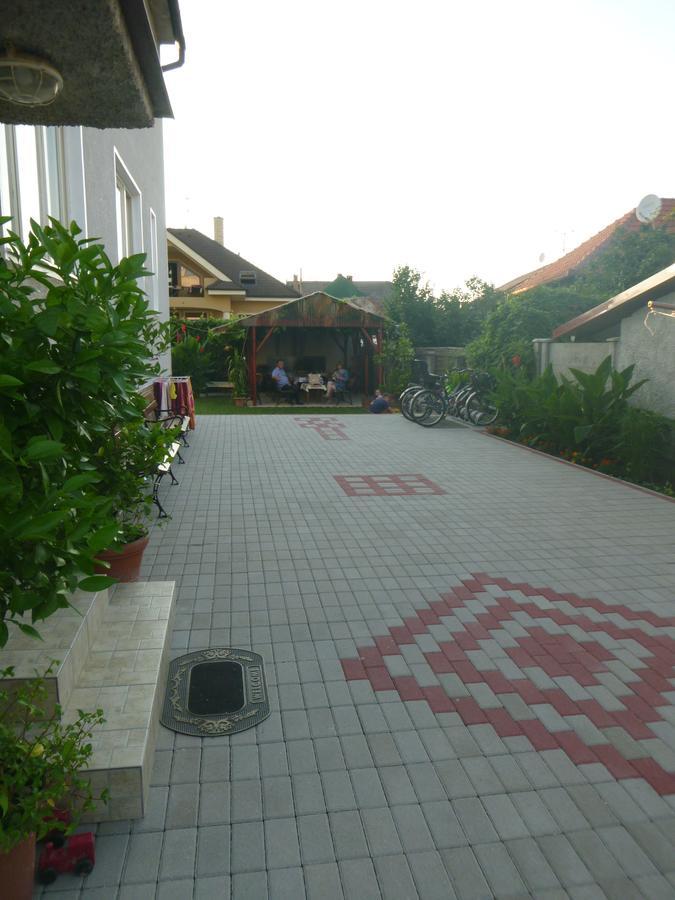 Apartmanovy dom Grand Sturovo Exterior foto